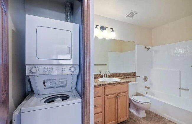 Building Photo - 15263 Maturin Dr