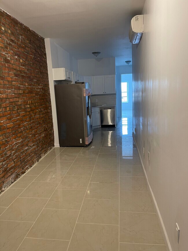 Building Photo - 141 Hull St