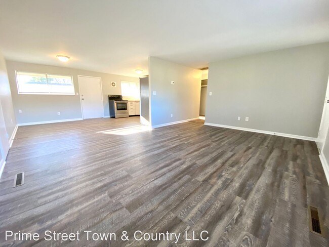 Building Photo - 3 br, 1 bath House - 4417 Primrose Lane