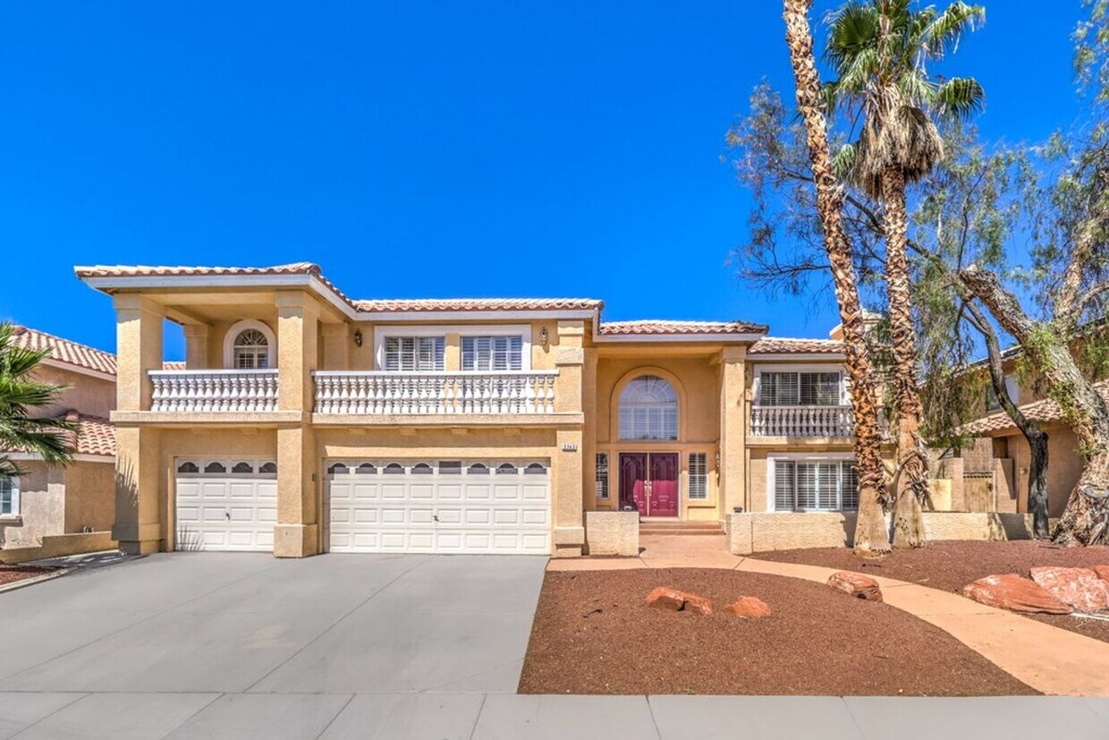 Primary Photo - Stunning 7-Bedroom Home with Pool and Spa ...