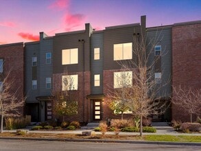 Building Photo - 2504 N Moline St