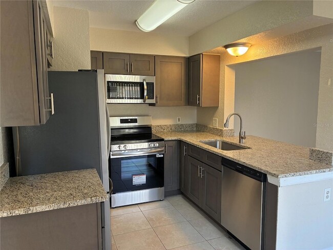 Foto del edificio - 16513 Lake Brigadoon Cir