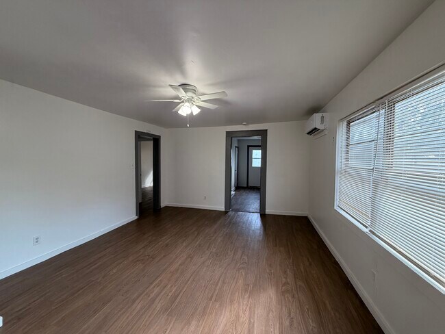 Foto del edificio - 1607 Harry St