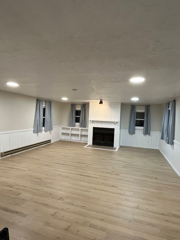 Building Photo - 369 S Eastern Ave