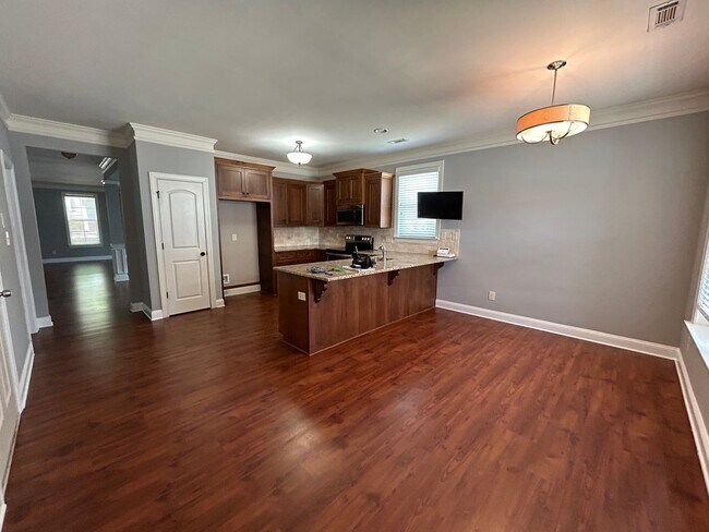 Building Photo - 175 Colonial Ct