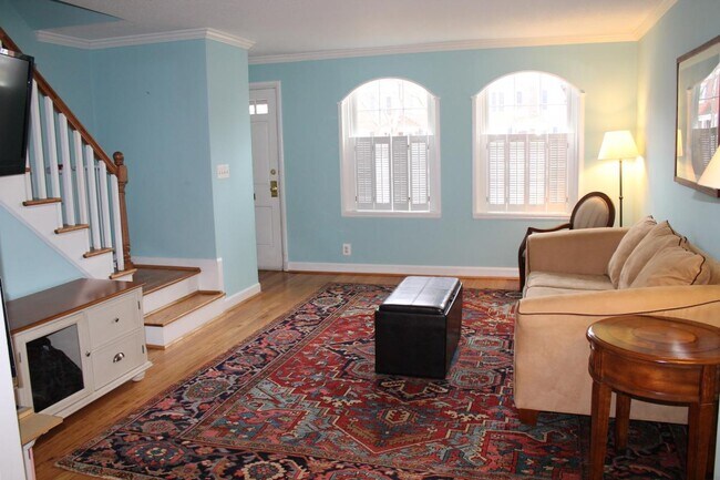 Building Photo - 3030 S Buchanan St