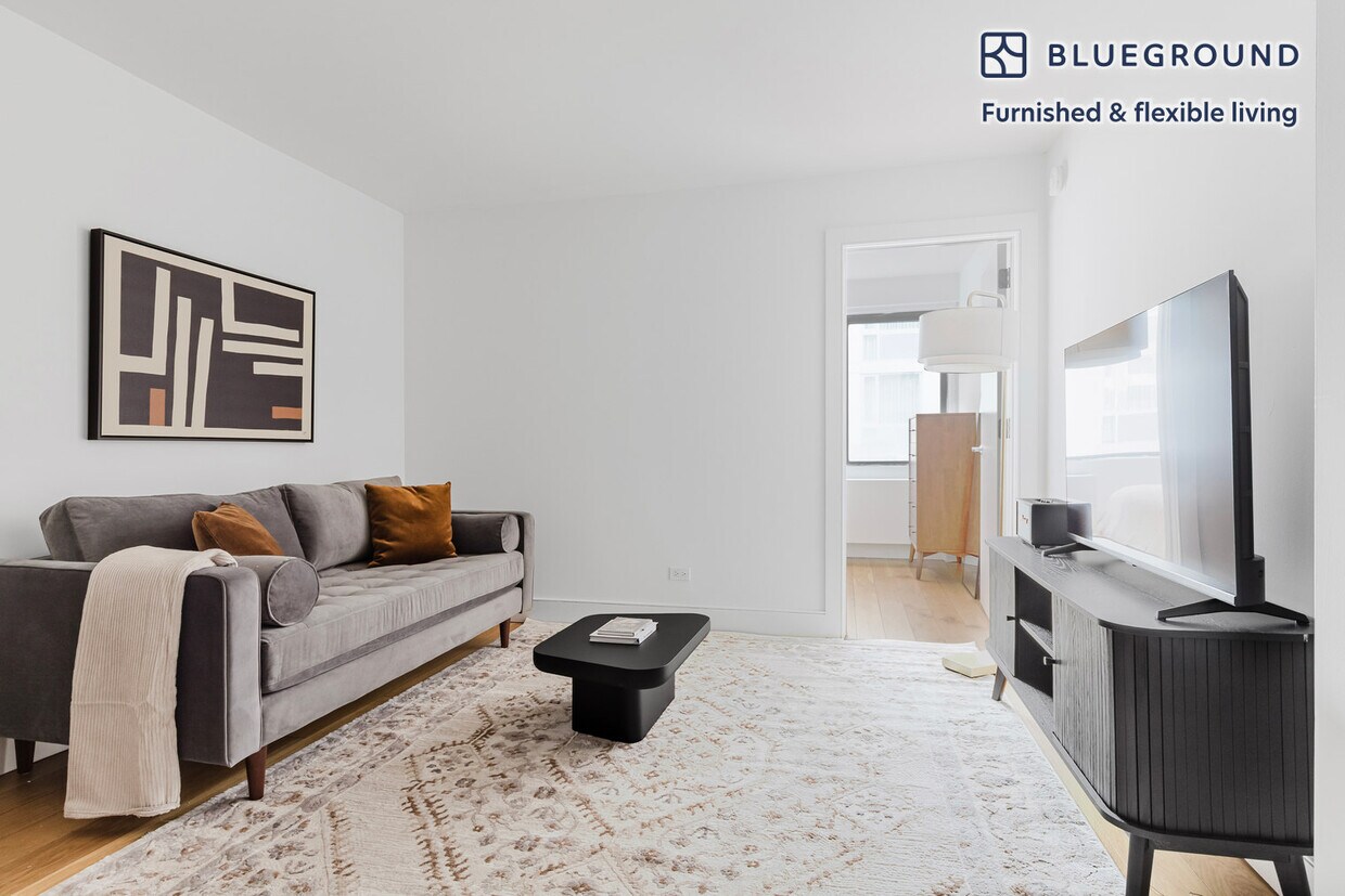 Foto principal - 230 E 44th St