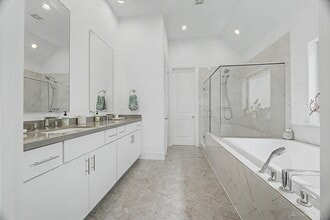 Building Photo - 4009 University Grove St
