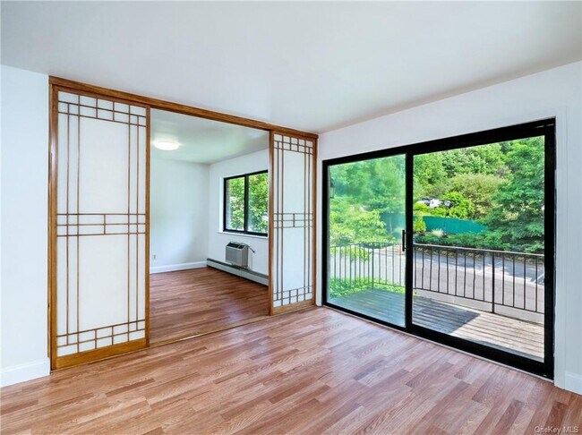 Building Photo - 555 Central Park Ave