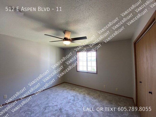 Building Photo - 512 E Aspen Blvd