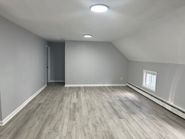 Building Photo - 35 Grammont Rd
