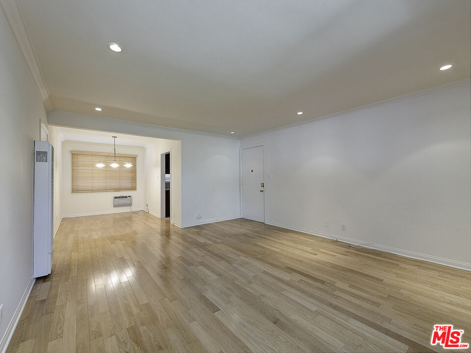 Foto principal - 1217 N Crescent Heights Blvd