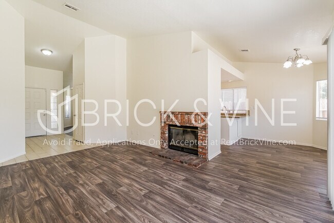 Building Photo - 1122 Caitlin Avenue