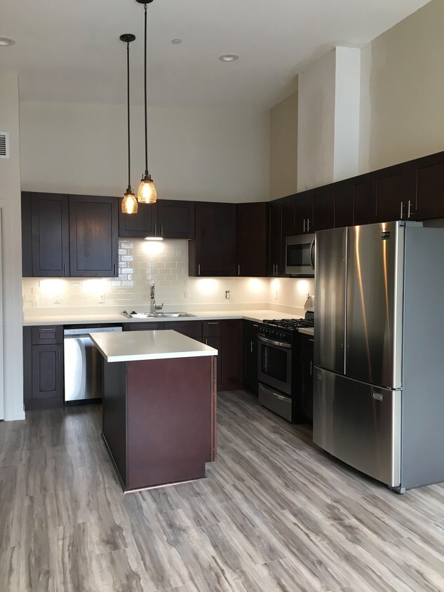 Foto principal - 5333 Butler St