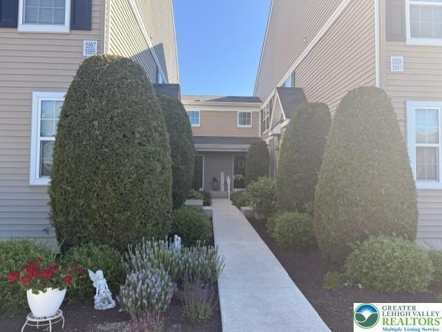 Foto del edificio - 5985 Valley Forge Dr