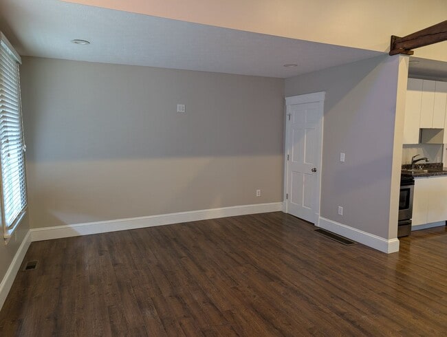 Foto del edificio - 2484 W 10th St