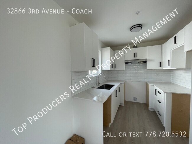 Photo du bâtiment - Brand New 1BR Coach House