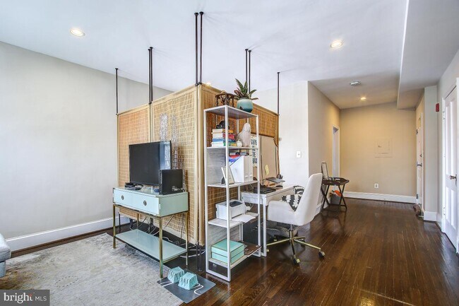 Foto del edificio - 422 Butternut St NW