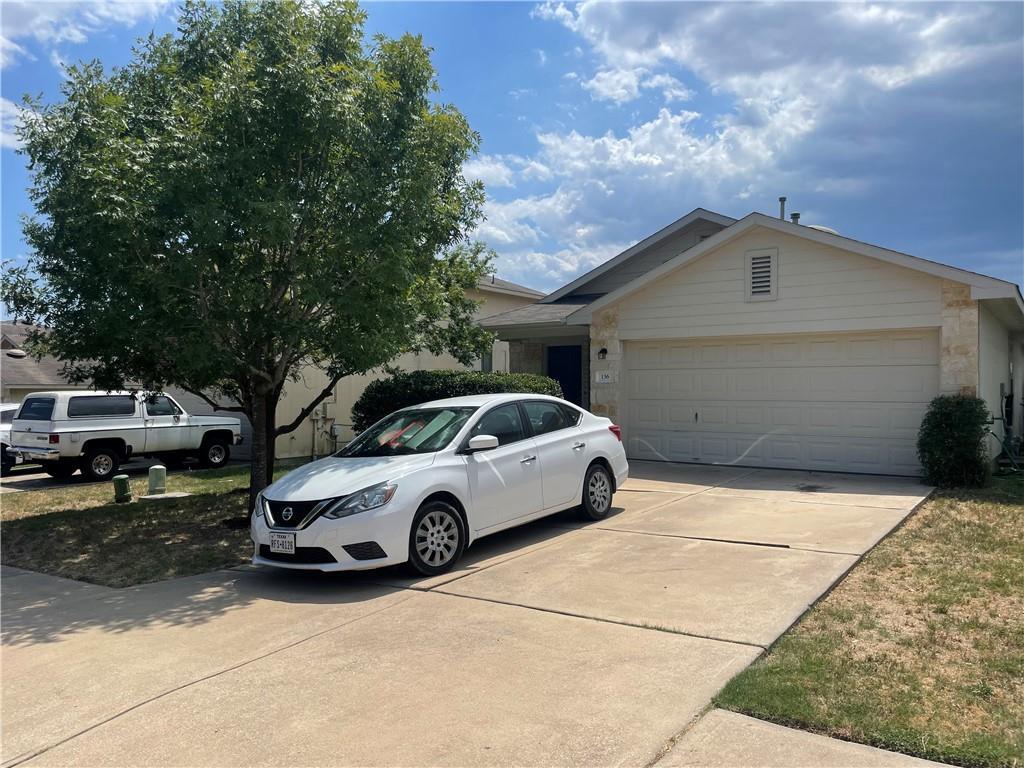 Foto principal - 136 Pebble Creek Ln