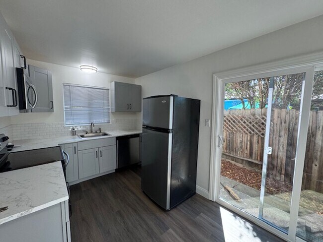 Foto del edificio - 1545-1547 Hilliard Ct.
