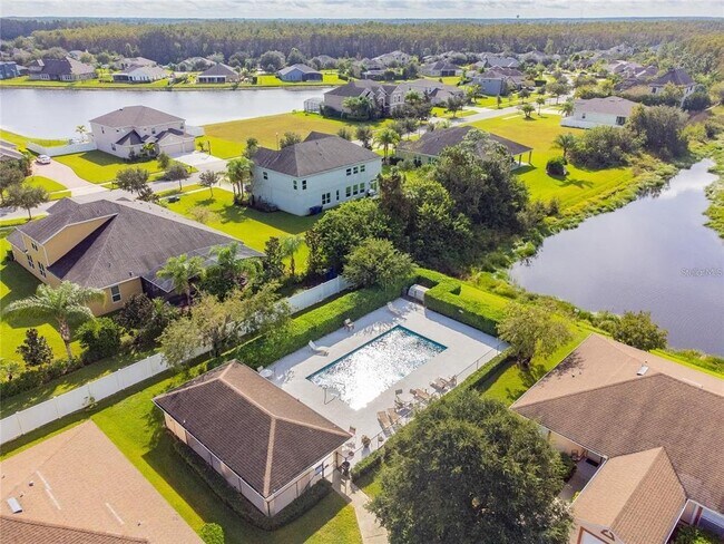 Foto del edificio - 3455 Village Green Ct
