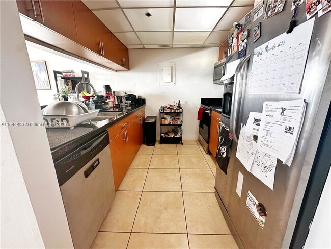 Building Photo - 7601 E Treasure Dr