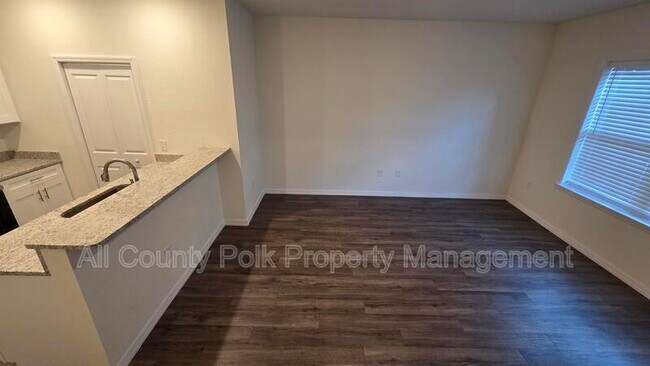 Foto del edificio - 915 Ariana St