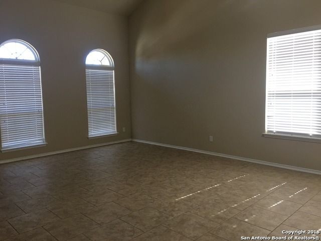 Building Photo - 1031 Shasta Daisy
