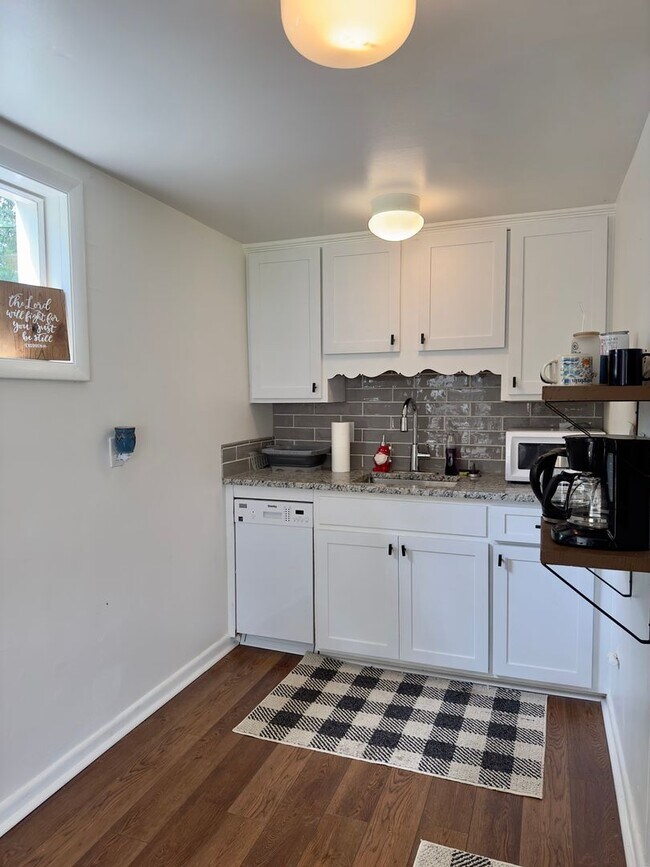 Foto del edificio - 104 Stratford Ct