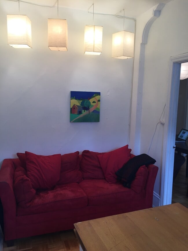Bedroom - 10 Wigglesworth St