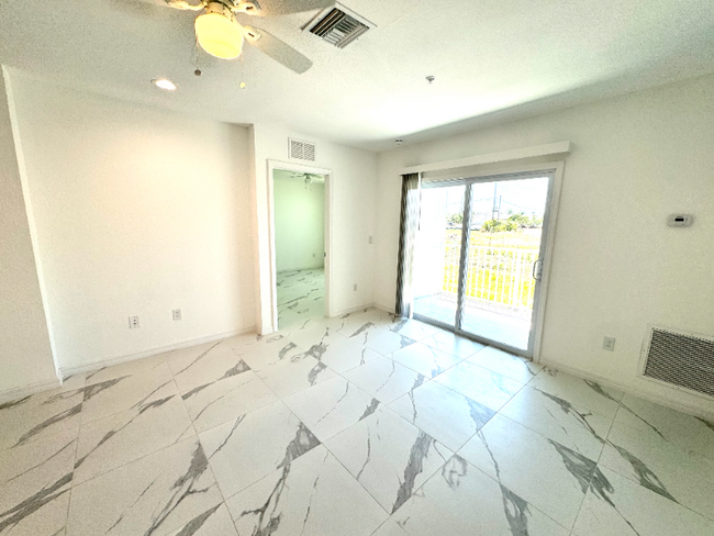 Foto del edificio - 746 SW 8th Terrace