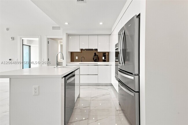 Foto del edificio - 302 Hallandale Ave