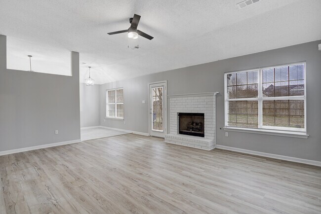 Foto del edificio - 5750 Sparrow Run