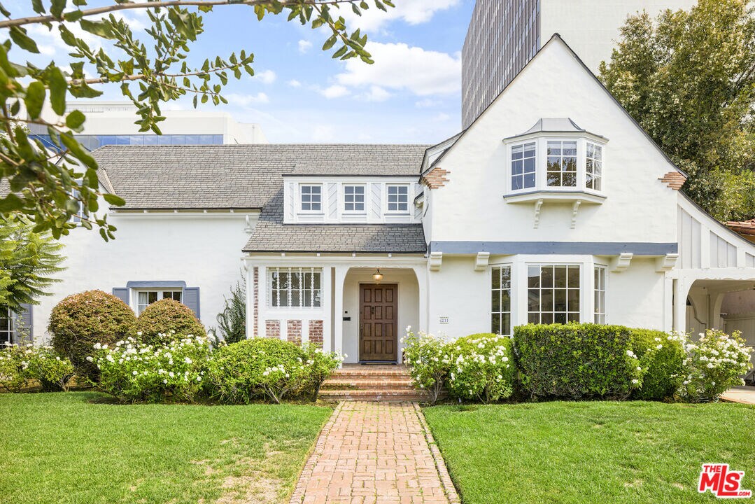 6211 Warner Dr, Los Angeles, CA 90048 House Rental in Los Angeles, CA