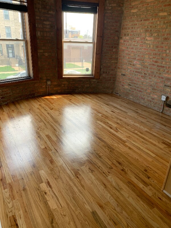 Foto principal - 5902 S Prairie Ave