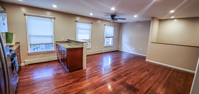 Building Photo - 85 Adams St