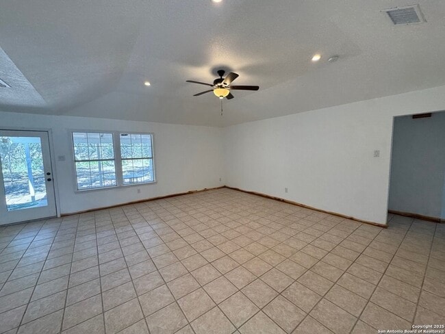 Building Photo - 675 Lacey Dr