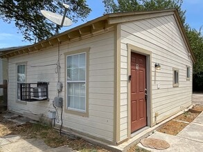 Building Photo - 510 S Pine St