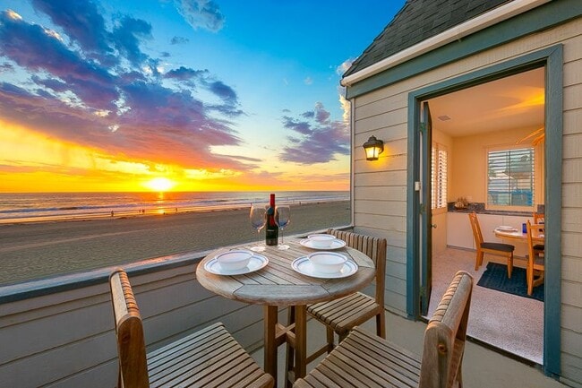 Building Photo - 3579 Ocean Front Walk