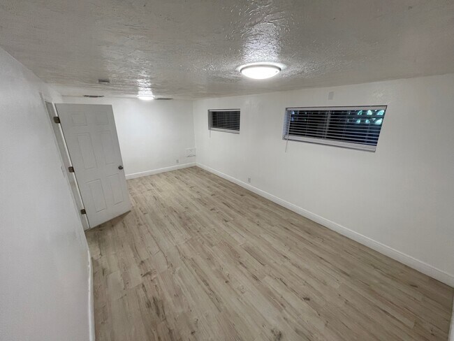 Foto del edificio - 325 S 200 E
