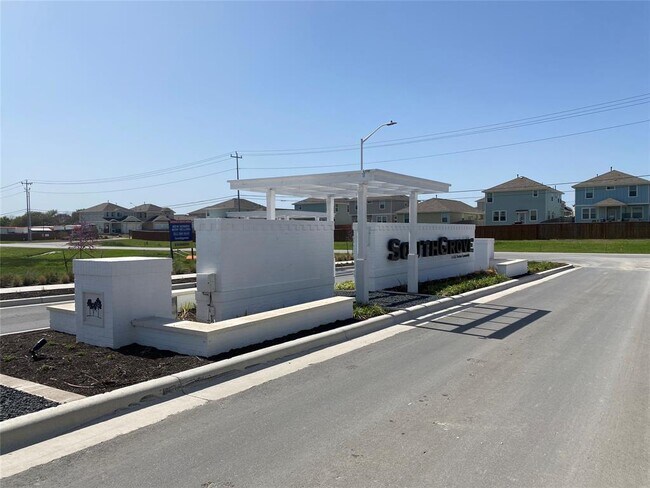 Foto del edificio - 230 Cherry Laurel Ln