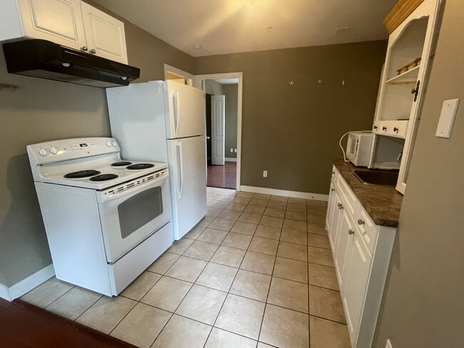 Building Photo - 23679 Kanaka Wy