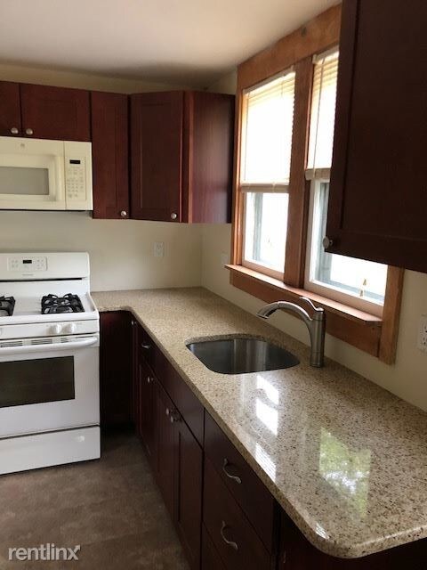 Foto del edificio - 3 br, 1 bath  - 341 Peck Ave