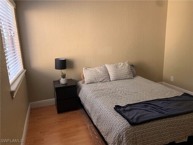 Foto del edificio - 2835 Winkler Ave