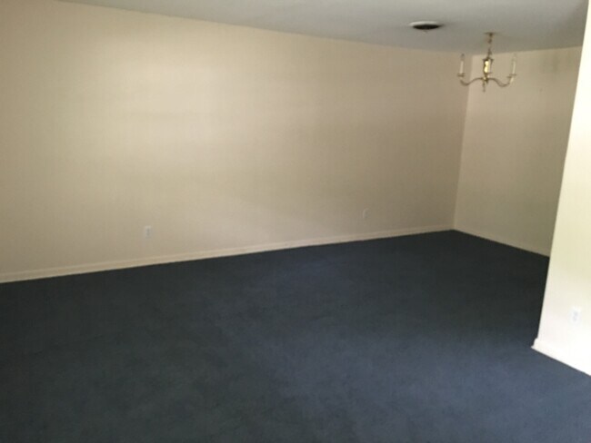 Foto del edificio - 9437 Garfield Dr