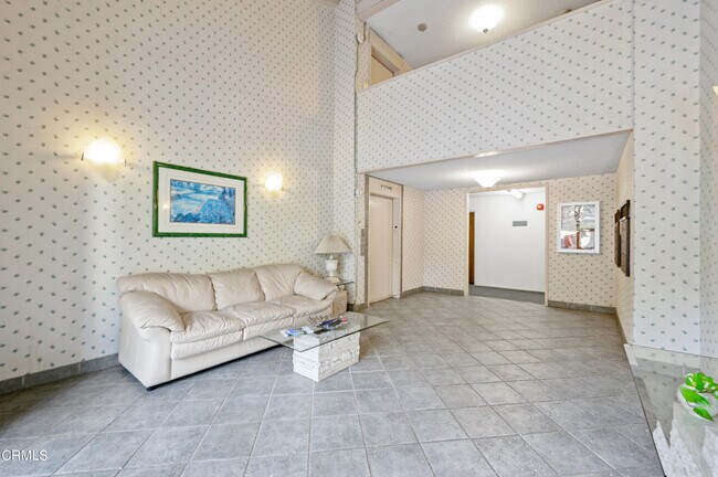 Foto del edificio - 4239 Vía Arbolada