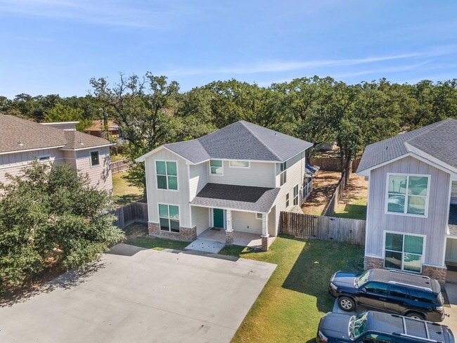 Photo - 313 Fairway Dr House