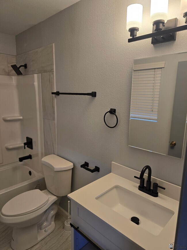 Foto del edificio - 4598 W 17th St