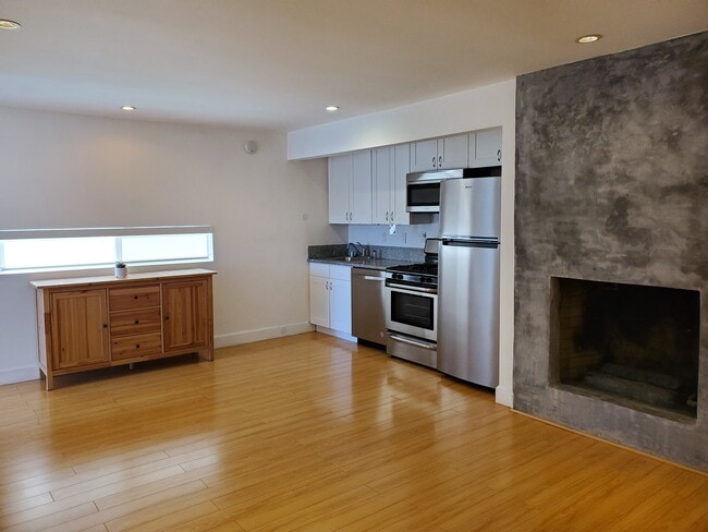 Building Photo - 12443 Aneta St