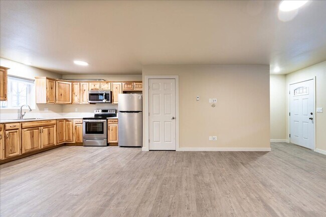 Foto del edificio - New Construction 2 Story 2 bedroom 1 bath side by side apartment in town